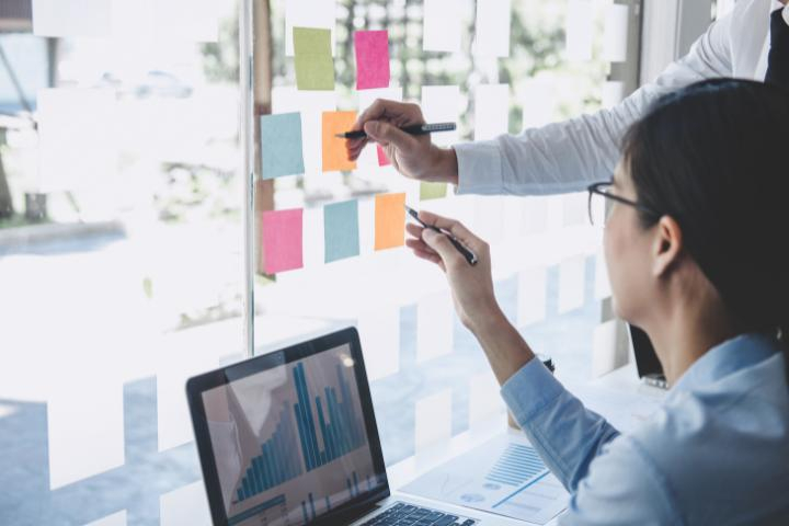 Como escolher a melhor assessoria de marketing digital para minha empresa?